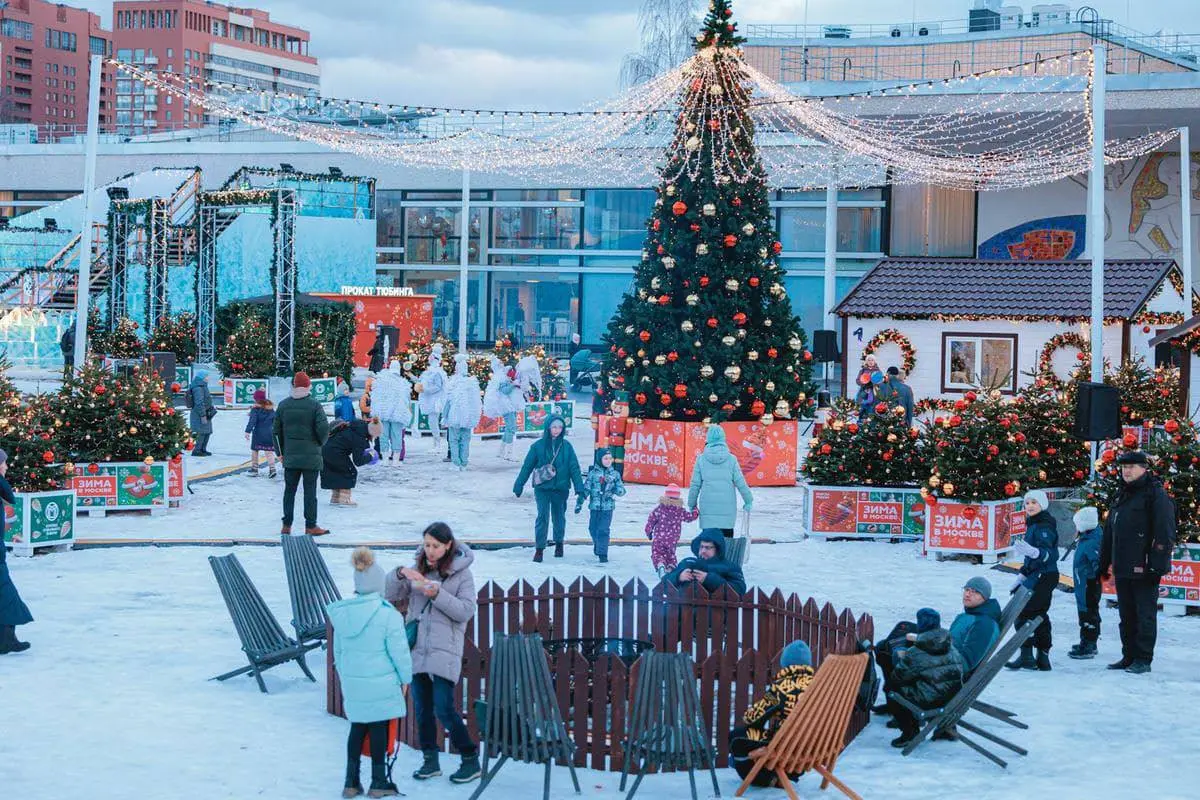 ❄️Фестиваль «Зима на Воробьевых горах»
С 10 декабря по 28 февраля
ежедневно с 10:00 до 22:00
Для гостей подготовлены захватывающее световое представление, праздничная ярмарка, каток и лыжные маршруты | Сетка — социальная сеть от hh.ru
