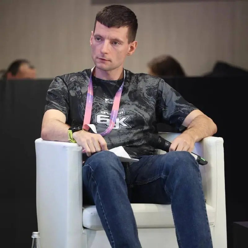 PARI, FONBET, BetBoom, Лига Ставок и МЕЛБЕТ на СБК!
Впечатления со Спорт Бизнес Конгресса 27-28 ноября.
◾️Локация — БСА Лужники
На 1-м этаже большой зал и спортивная выставка | Сетка — социальная сеть от hh.ru