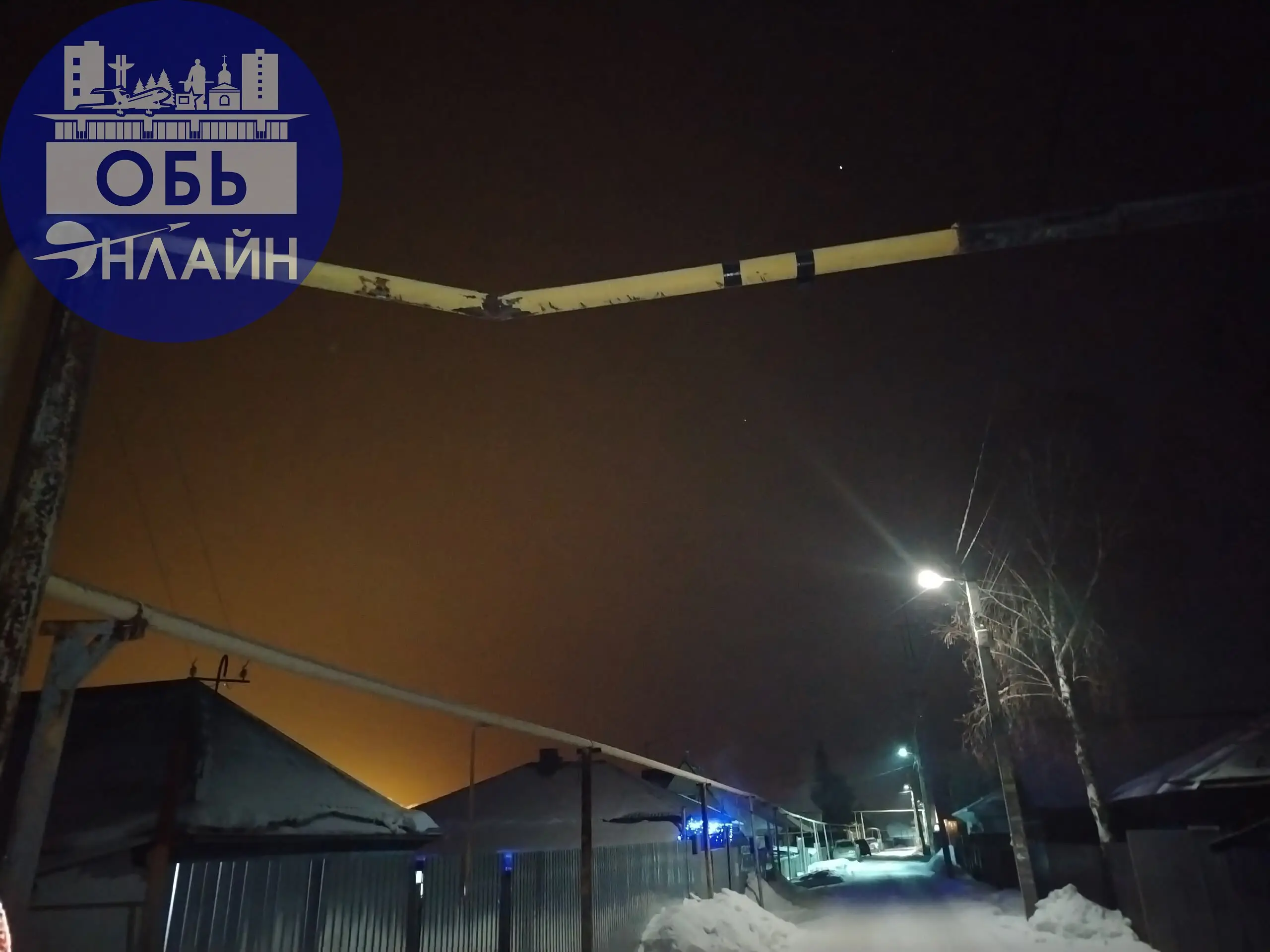↗ Результат езды фур по улице Береговая. Вчера вечером фура чуть не снесла газовую трубку. Газовые службы и мчс приехали постояли и уехал. На улице пахнет газом.
vk.ru
Подробнее на https://vk.com/ob | Сетка — социальная сеть от hh.ru