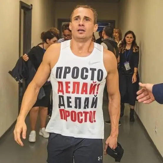 Все ненавидят, когда вы хотите зарабатывать
Во-первых, всегда будут люди, которые триггерятся. Что бы вы ни делали. Человек, который умер, никого не стриггерив, — это человек, который ничего не сделал | Сетка — социальная сеть от hh.ru