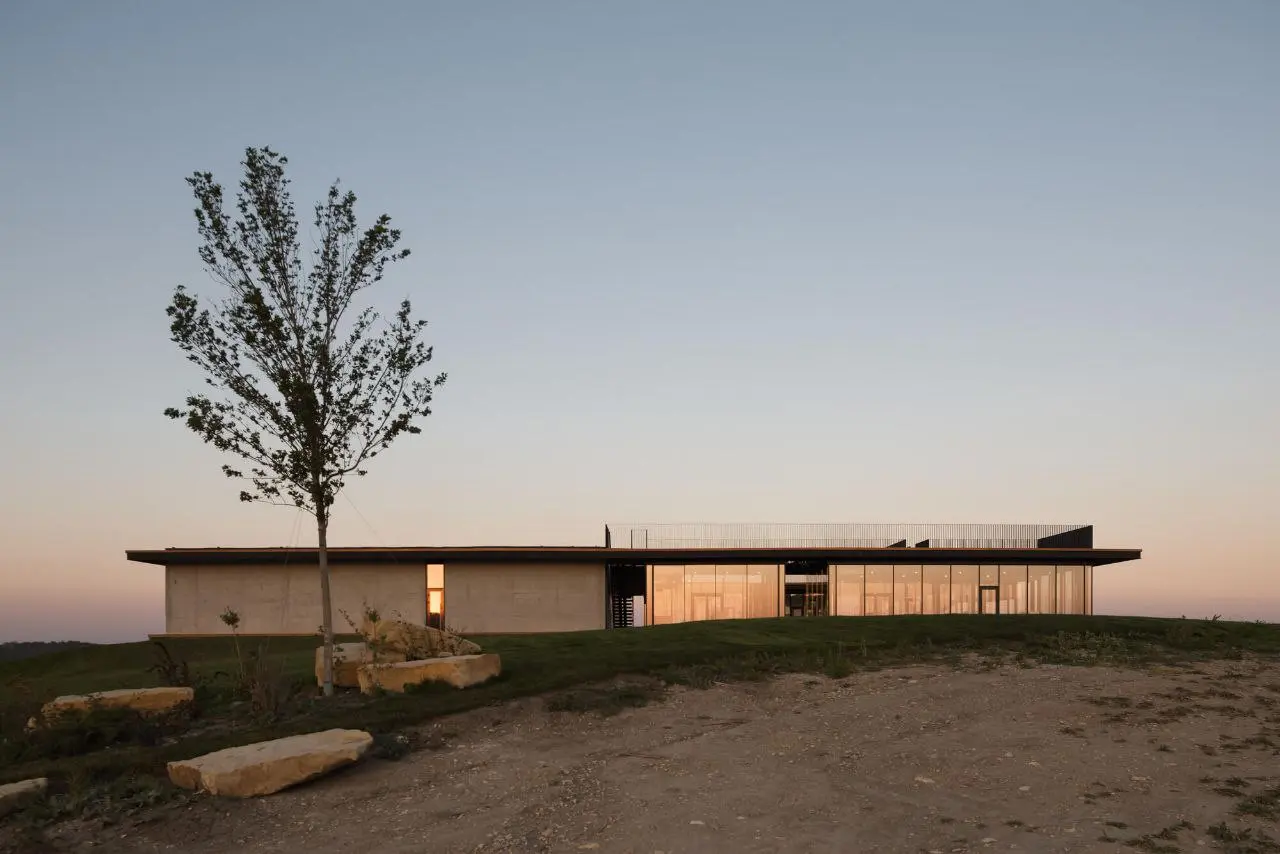 Винодельня Гай-Кодзор в Анапе
Архитектура: Kleinewelt Аrchitekten
Общая площадь: 1500 кв. м
Строительство: 2017
#насмотренность | Сетка — социальная сеть от hh.ru