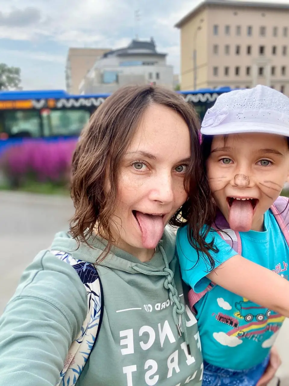 С днем матери всех причастных! ❤️🤗
Сегодня тот самый день в году, когда я делюсь фотками из семейного архива с детьми ☺️
Помнится, первая беременность - была ваще самым счастливым и идеальным отрезком... | Сетка — социальная сеть от hh.ru
