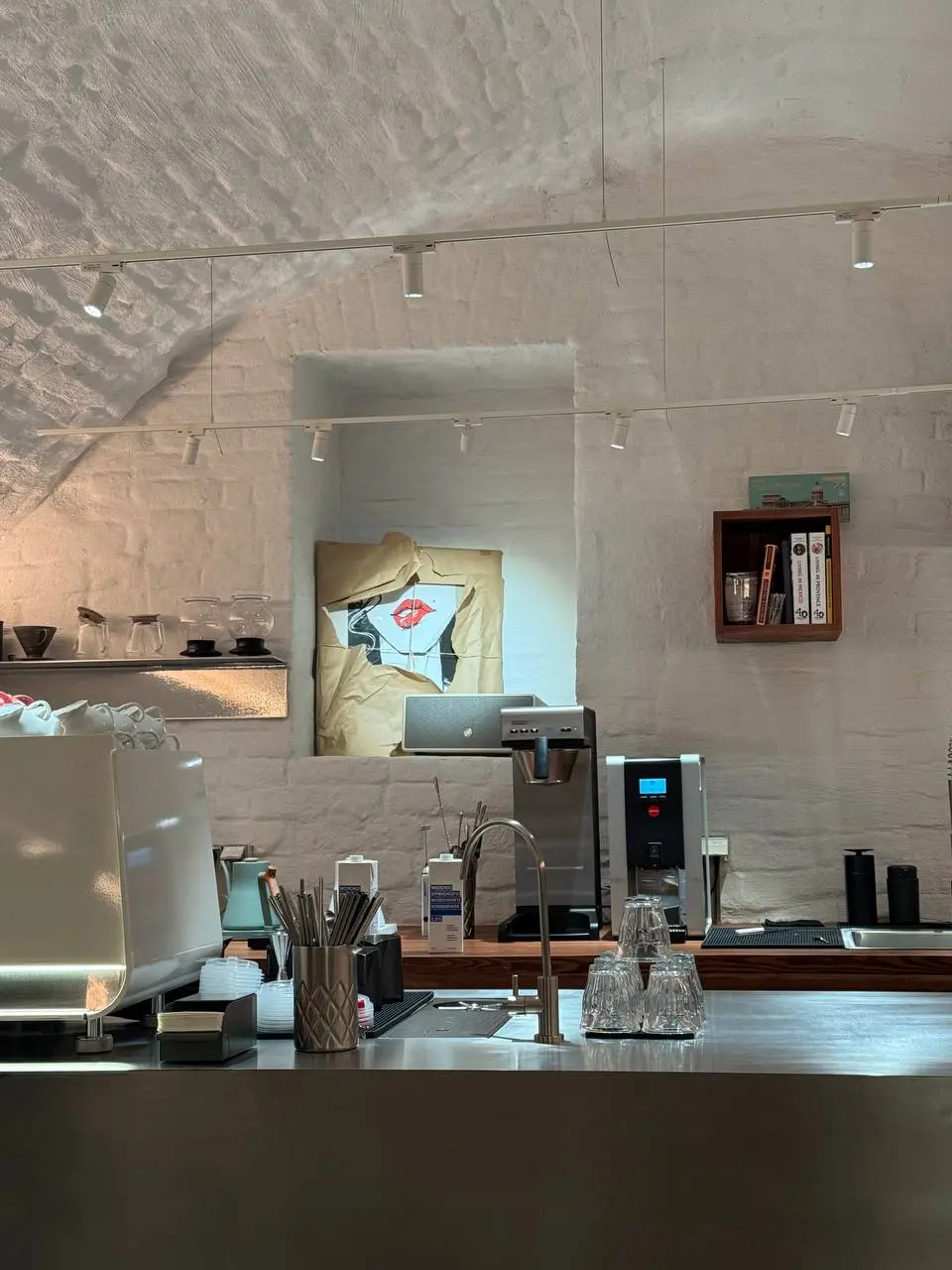 Ладо
Кривоколенный пер., 9, стр. 2
https://yandex.ru/maps/org/lado/68300997210?si=coffeezoro
Капучино 0.2 - 330р
Кофе какой он должен быть | Сетка — социальная сеть от hh.ru
