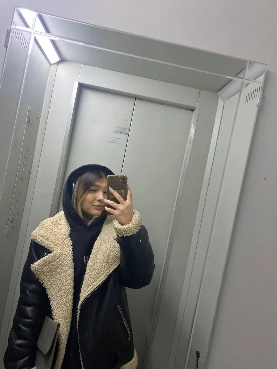 всем гуд мо!
кажется, я наконец-то отошла от событий последней недели, начиная с пальца, заканчивая рилсом на 2млн и очень интересными знакомствами.. | Сетка — социальная сеть от hh.ru