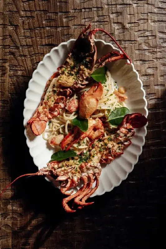 Jamaa restaurant & bar заработал на 84 этаже Москва-Сити, башня «ОКО».
Название Jamaa в переводе с суахили означает «община» или «семья» | Сетка — социальная сеть от hh.ru