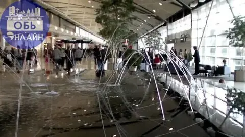 ↗ В нашем аэропорту Толмачево появились фонтанчики с питьевой водой.
Но, судя по всему, это просто реклама фирмы, которая производит очистку водопроводной воды фильтрами | Сетка — социальная сеть от hh.ru
