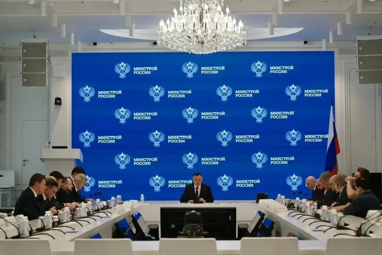 Глава Минстроя России Ирек Файзуллин провел заседание межведомственной рабочей группы по реализации мероприятий по объекту капитального строительства «ФГБУК «Академический Малый драматический театр – ... | Сетка — социальная сеть от hh.ru