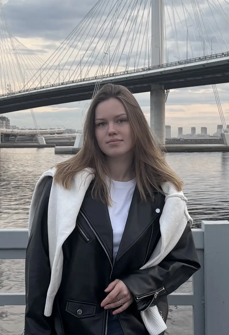 Елена Романова