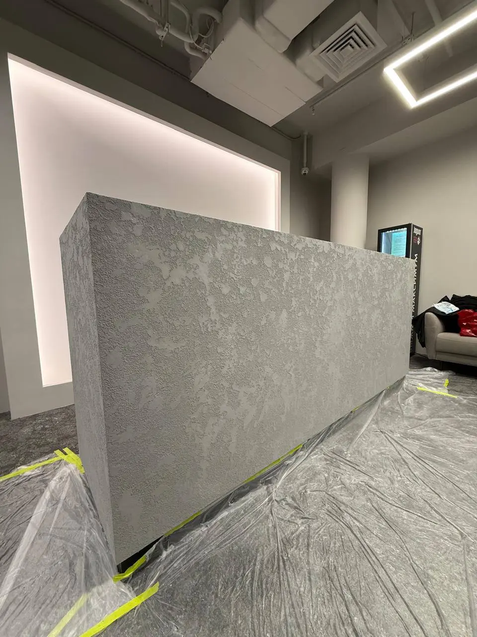 🔸 Произвели настоящее волшебство и воплотили идею Заказчиков в жизнь!
Наши ребята аккуратно и дотошно проработали каждую грань и вот результат:
Столы с фактурным декоративным покрытием уже занимают св... | Сетка — социальная сеть от hh.ru