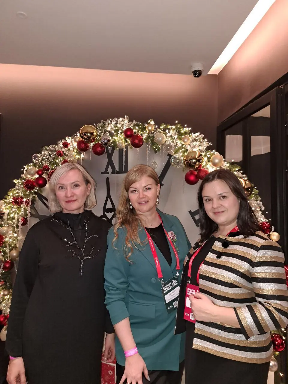 Друзья, привет! 👋
Вчера я побывала на премии “Новые HR‑практики” - и это было по‑настоящему вдохновляюще!
В очередной раз восхищаюсь командой клуба “Как делать” 🔥 Каждый год они придумывают что‑то нов... | Сетка — социальная сеть от hh.ru