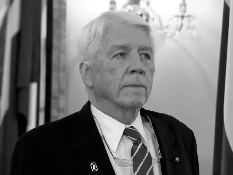 Рак — выдумка врачей. Пить по два литра воды в день полный бред. Депрессия — для дураков | Сетка — социальная сеть от hh.ru