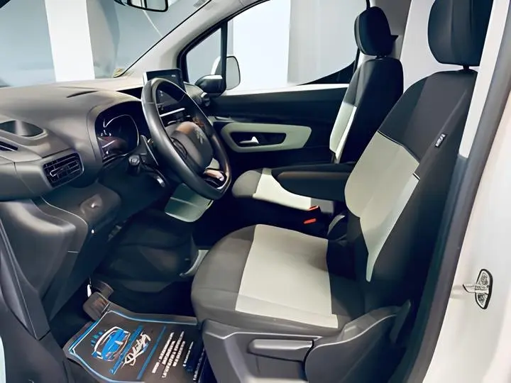 🚘Citroën Berlingo XL
Когда семье нужно ВСЁ и сразу
Давно хотел показать по-настоящему удачный вариант до 160 л.с | Сетка — социальная сеть от hh.ru