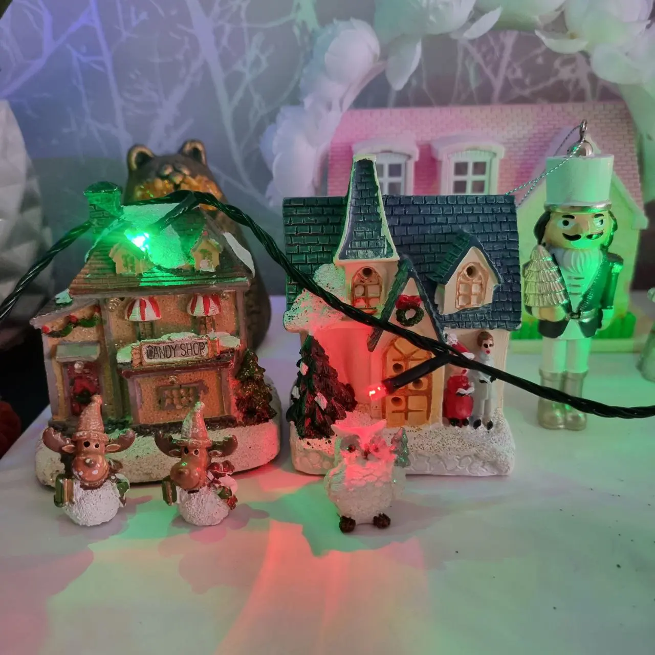 🎄 Спасая декабрь: мой ритуал против усталости конца года ⭐️
Декабрь - конец года, силы на исходе. Поэтому я начинаю наряжать всё к Новому году заранее. В прошлом году 15 ноября, в этом - 30 ноября | Сетка — социальная сеть от hh.ru