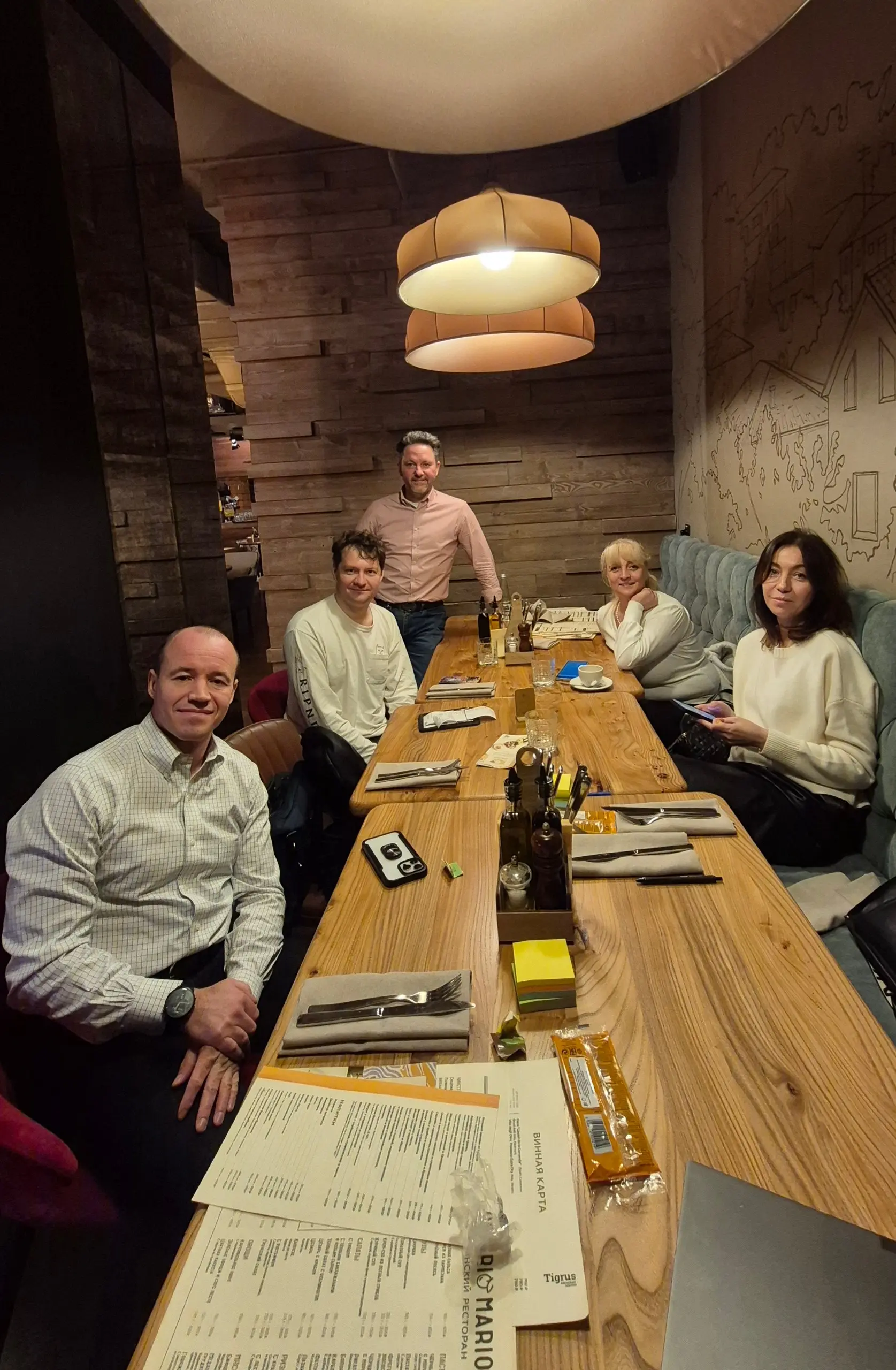 Команда опять собралась сильная!
Еще раз большое спасибо всем участникам Бизнес завтрака нашего Сообщества Топ Менеджеров. Жаль, не все попали на фото ))
Хорошо и со смыслом встретились | Сетка — социальная сеть от hh.ru