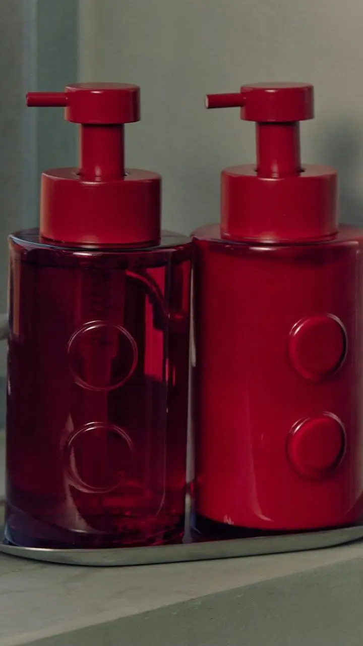 Дизайны Kit: привлекли моё внимание сразу, а потом я долго смотрела и пыталась понять, чем же они так зацепили | Сетка — социальная сеть от hh.ru