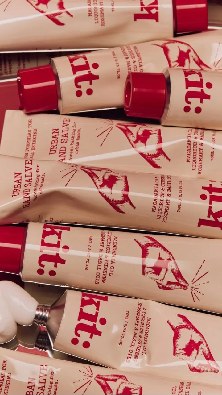 Дизайны Kit: привлекли моё внимание сразу, а потом я долго смотрела и пыталась понять, чем же они так зацепили | Сетка — социальная сеть от hh.ru