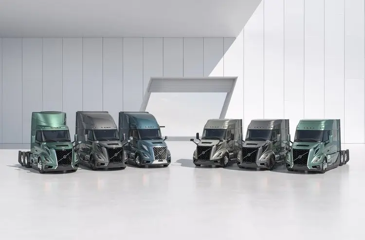 🎨 Volvo Trucks создаёт цифровых близнецов в Substance 3D
Volvo Trucks совместно с Rapid разработала фотореалистичного цифрового двойника нового VNL для цифровых и маркетинговых решений | Сетка — социальная сеть от hh.ru