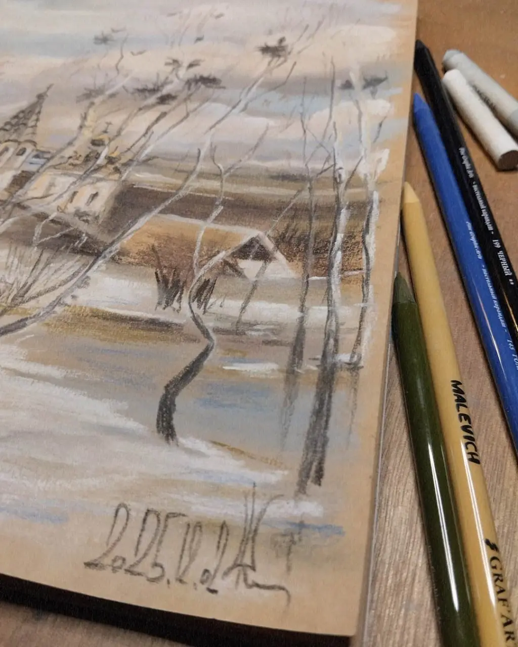 марафон «Рисуем каждый день» 7.0: Копии мастеров
Алексей Саврасов. «Грачи прилетели». Холст, масло, 62×48,5 см. 1871 г.
Копия — сухая пастель (в мелках и в монолитных карандашах) по крафту А4.
 | Сетка — социальная сеть от hh.ru