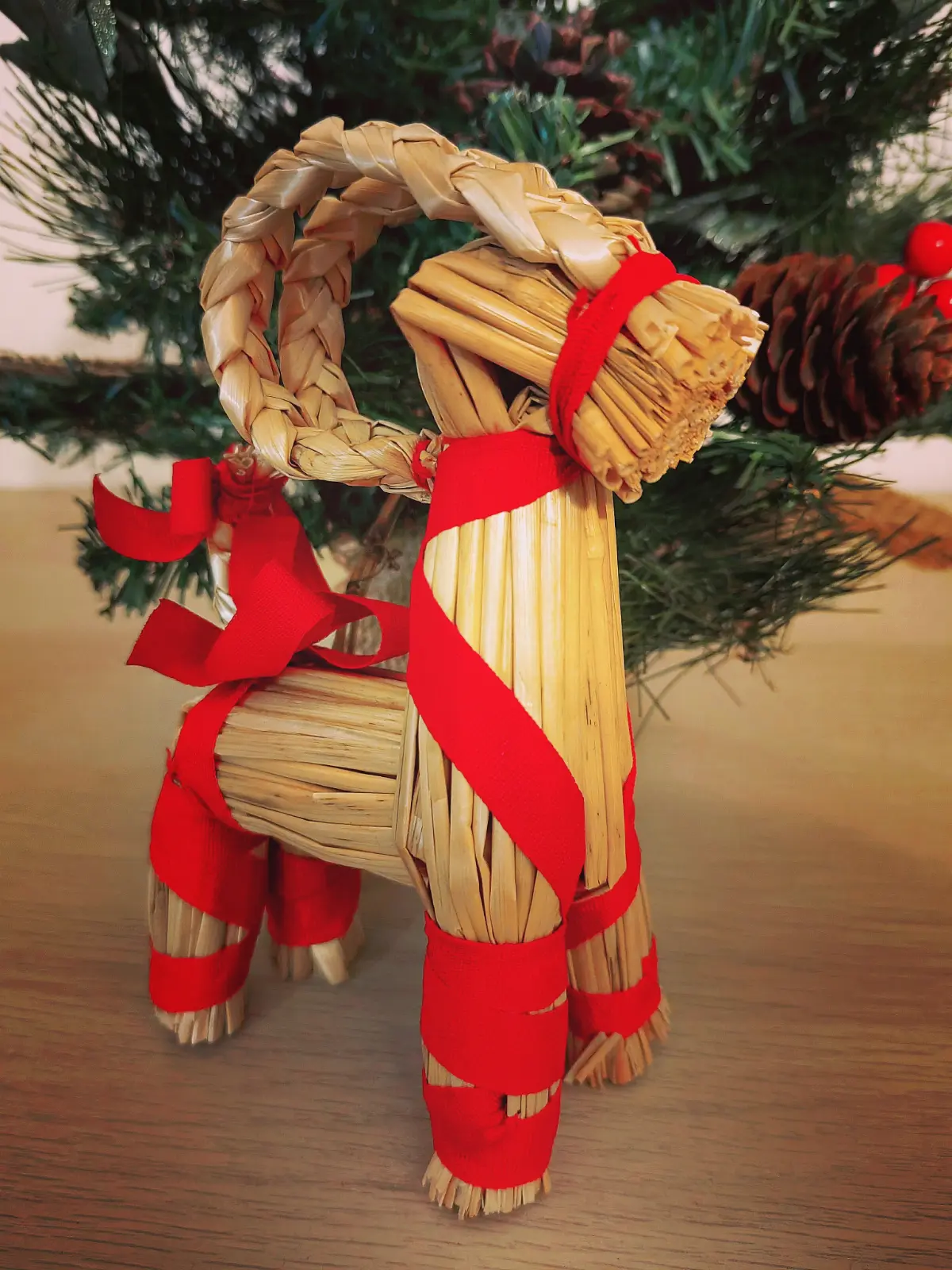 Юльбок: дух Йоля и старинного Рождества в Швеции. ❄🎉 | Сетка — социальная сеть от hh.ru