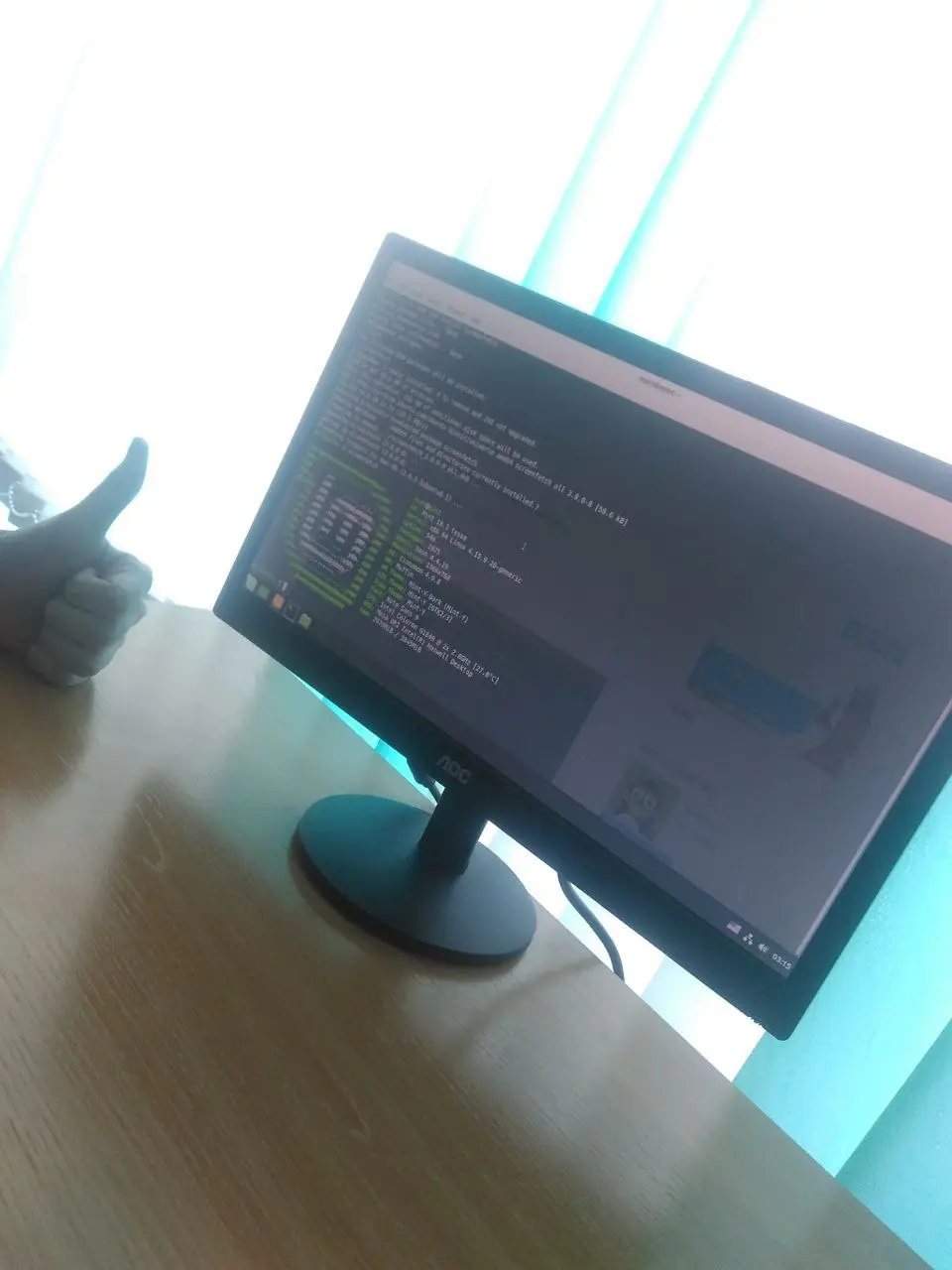 2018 год, я пронес в кабинет информатики USB с Linux Mint и загрузил школьный пк с неё ради интереса.
Наш класс делал какое-то задание в MA office | Сетка — социальная сеть от hh.ru