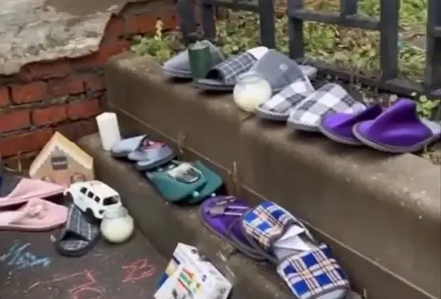 «Эффект Долиной» и выбор профессии: как тапочки у подъезда могут помочь вам не ошибиться с делом жизни? 🏠 → 🎓
Знаете феномен, когда после честной покупки квартиры у нового владельца вдруг начинаются п... | Сетка — социальная сеть от hh.ru