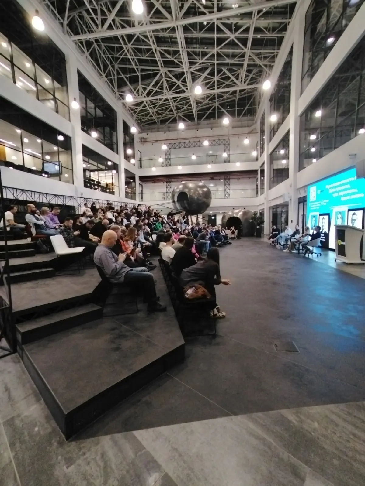 Три работы, одна зарплата - мультизанятость не только в ИТ | Сетка — социальная сеть от hh.ru