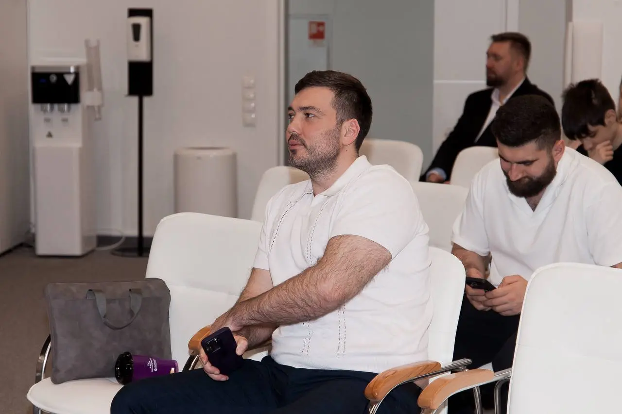 ЭТО БЫЛО СИЛЬНО! 
 1 декабря, мы зажгли на семинаре «ВК+АВИТО=СИСТЕМА ПРОДАЖ 2026»!
Огромная энергия, полный зал и 3 часа чистой практики без воды | Сетка — социальная сеть от hh.ru