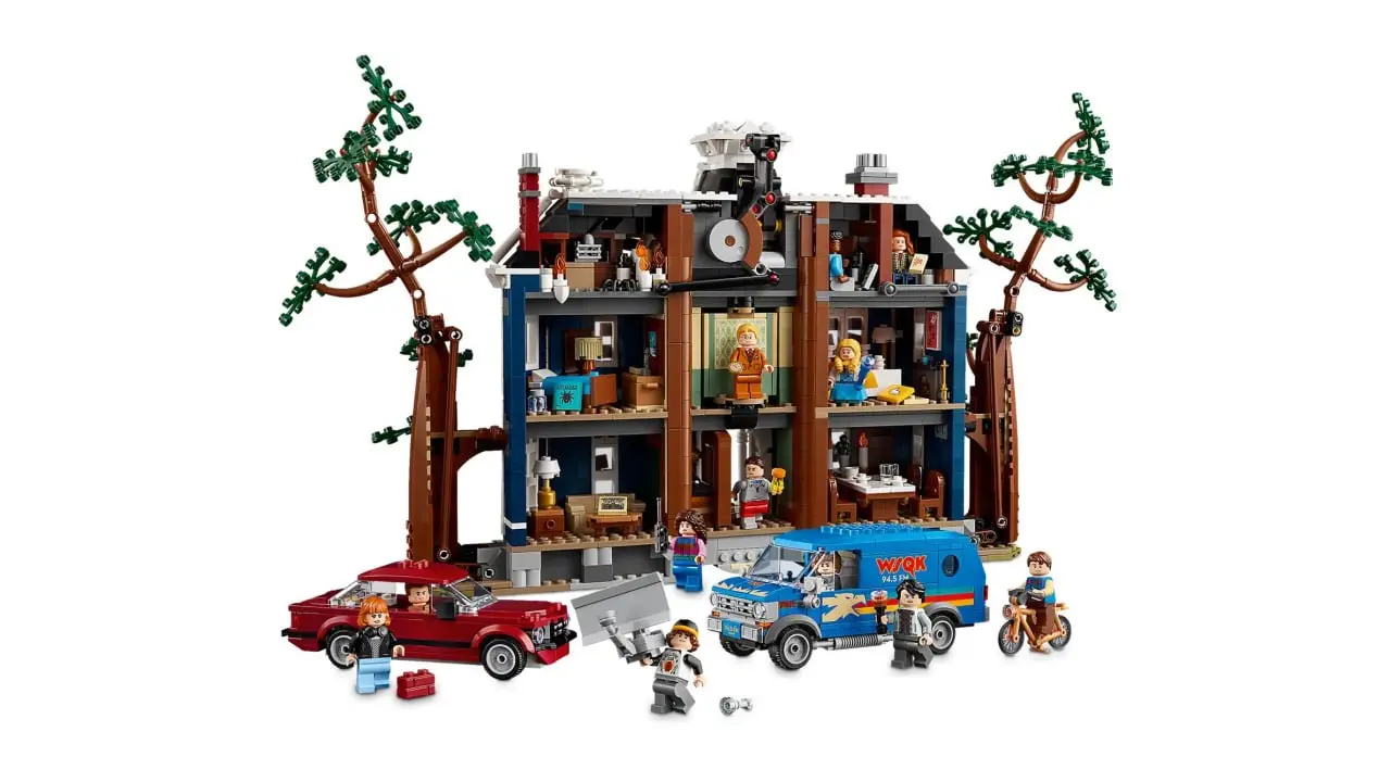 Lego раскрыли детали нового набора по «Очень странным делам».
Собрать придётся дом Векны, пару машин и 13 фигурок героев. Всего 2593 детали.
Цена вопроса — 300 баксов (~24 400 рублей) | Сетка — социальная сеть от hh.ru