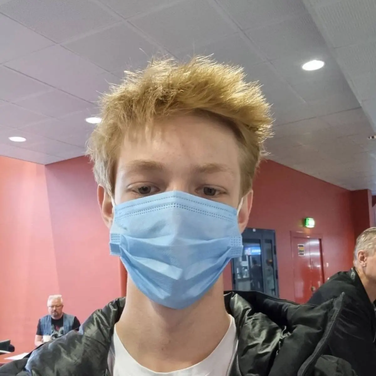 Дмитрий Попов