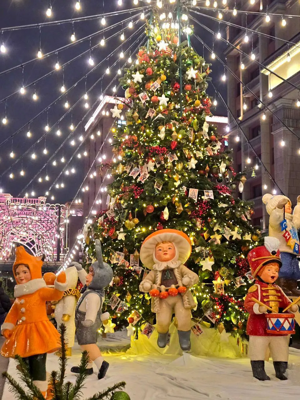 🎄«Город ёлочных игрушек»
📍Манежная площадь
📲Подпишитесь на Вдвижении
#бесплатно
В этом посте были ссылки, но мы их удалили по правилам Сетки | Сетка — социальная сеть от hh.ru