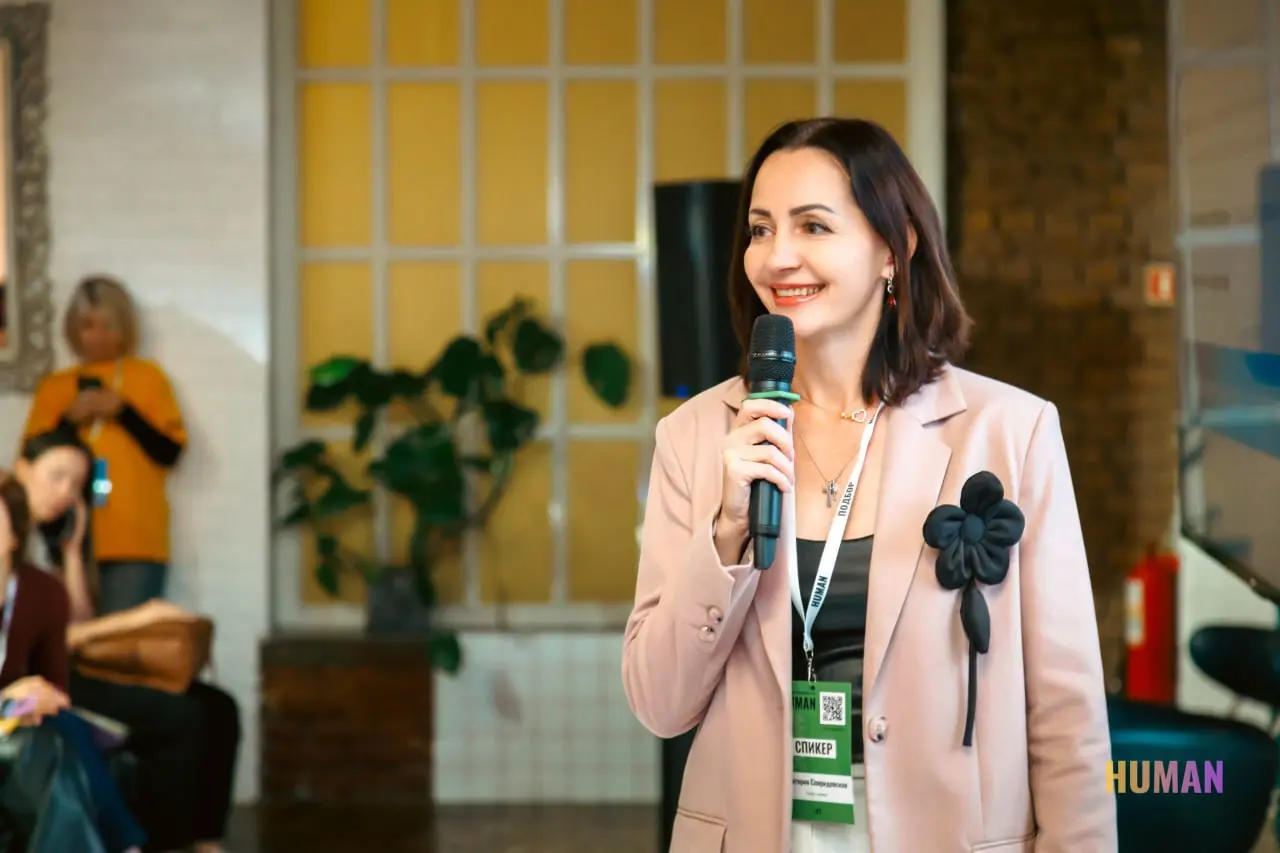 Как вы звучите, так вас и воспринимают. 🎤
На конференции HUMAN | Сетка — социальная сеть от hh.ru