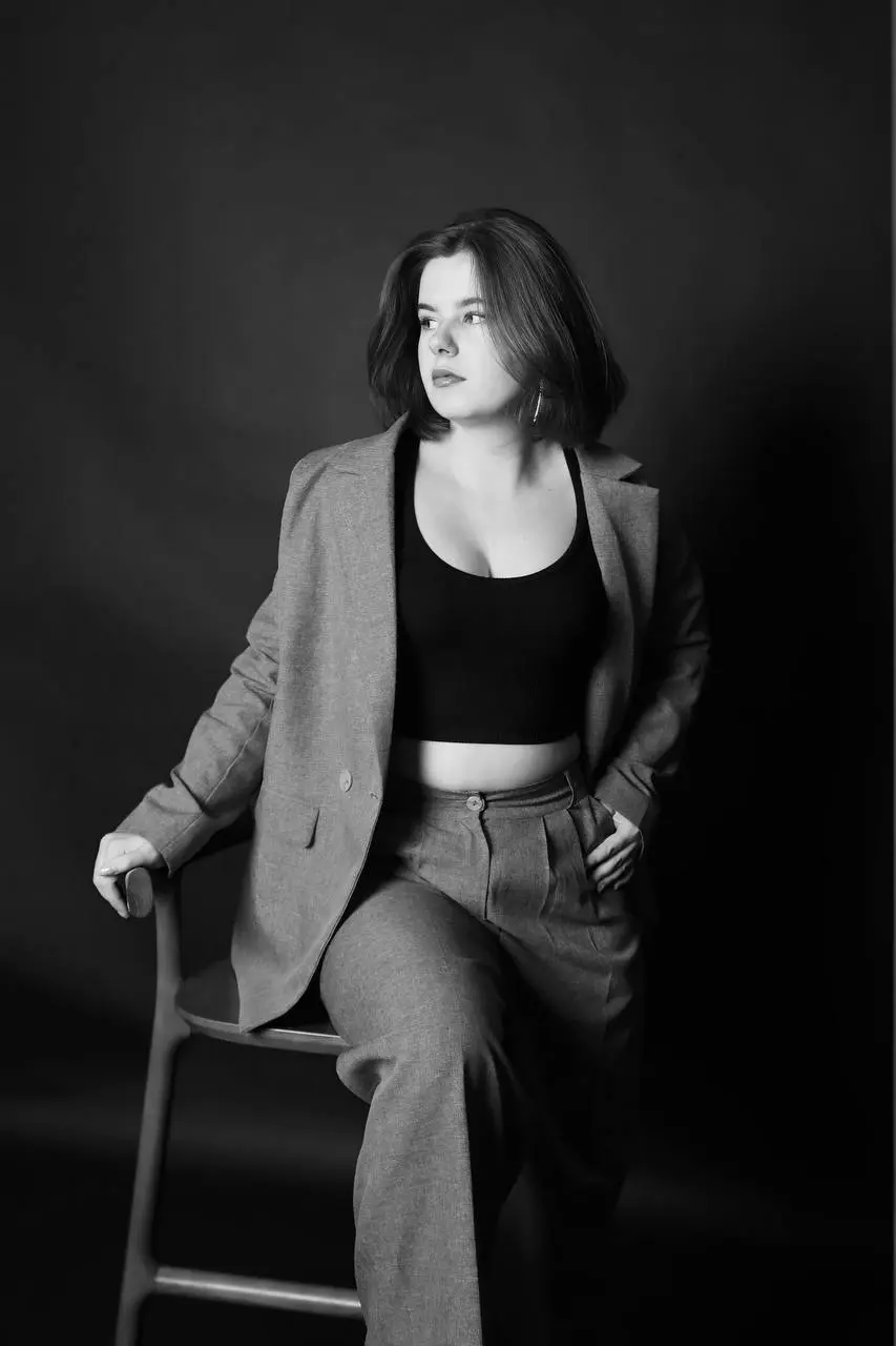 Сегодня исполнился год, как я работаю продакт-менеджером в «Петровиче»! 🎉  
Это был невероятно насыщенный и трансформационный год, полный новых знаний, опытов и, конечно, вызовов | Сетка — социальная сеть от hh.ru