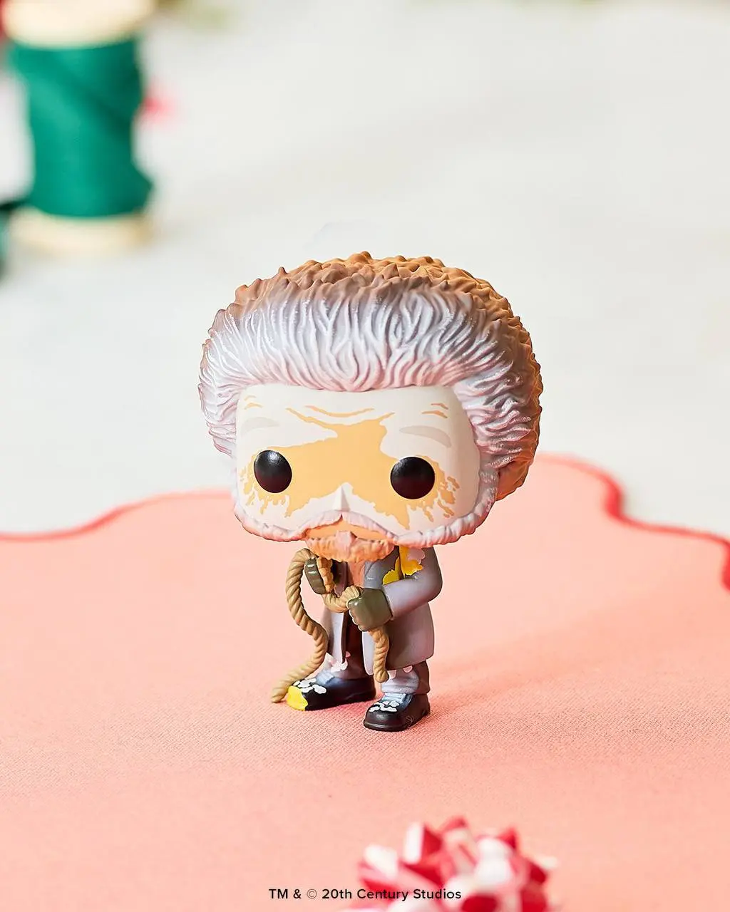 Оу, Funko Pop дропнул игрушки по Один дома. Есть Гарри с горящей шапкой, Марвин весь в пуху после проделок Кевина и сам Кевин с камерой.
Плюс праздничный вайб 🍓 | Сетка — социальная сеть от hh.ru