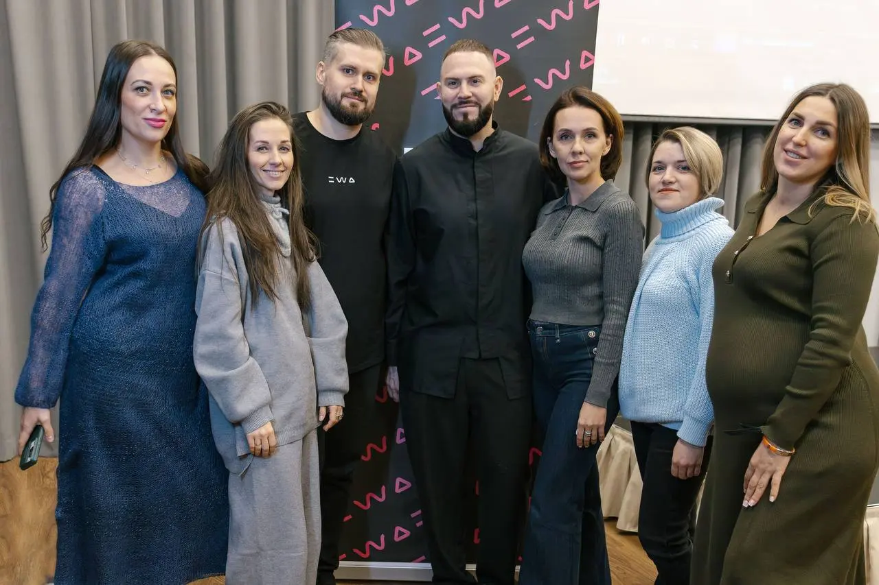 Рвать шаблоны и выходить за рамки Новокузнецк умеет профессионально😎
EWA PRODUCT TOUR в этом городе выдался мощным! Крутая динамика, крутые люди — всё сложилось идеально | Сетка — социальная сеть от hh.ru