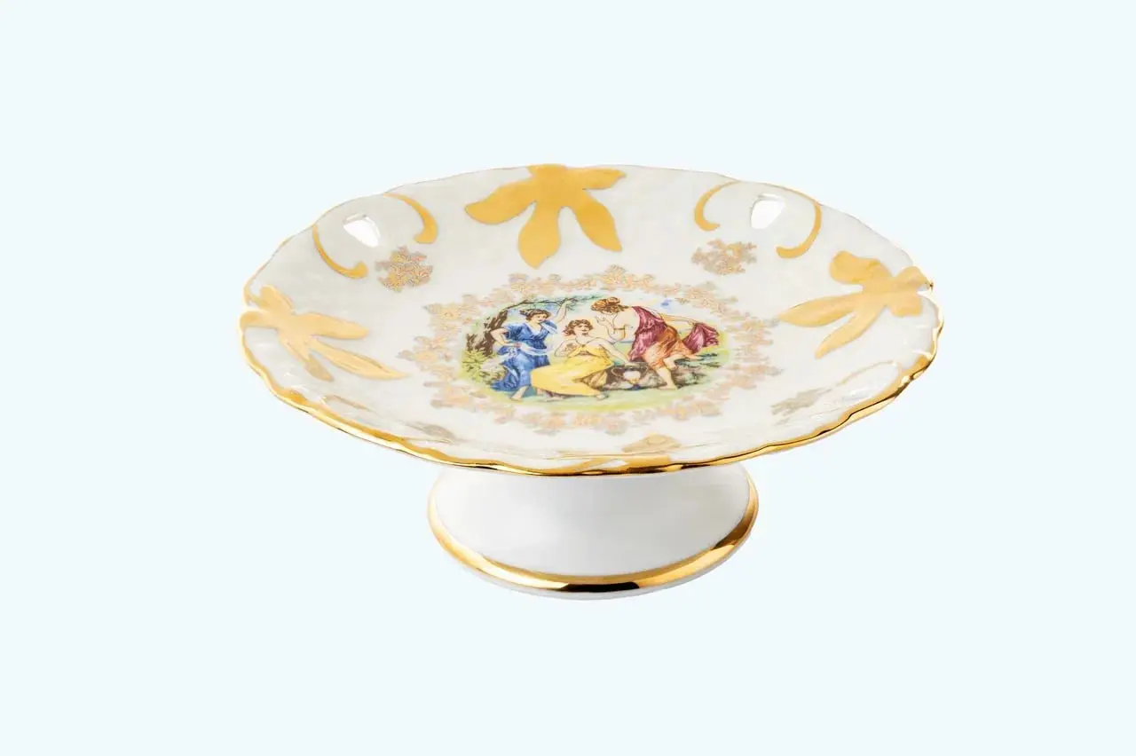 🍴 Чешский сервиз /конфетница/ - карточки для ВБ. Заказчик хотел, чтобы его продукт жил, но при этом не было несуразной вычурности, а сама конфетница реально и органично вписывалась в интерьер | Сетка — социальная сеть от hh.ru