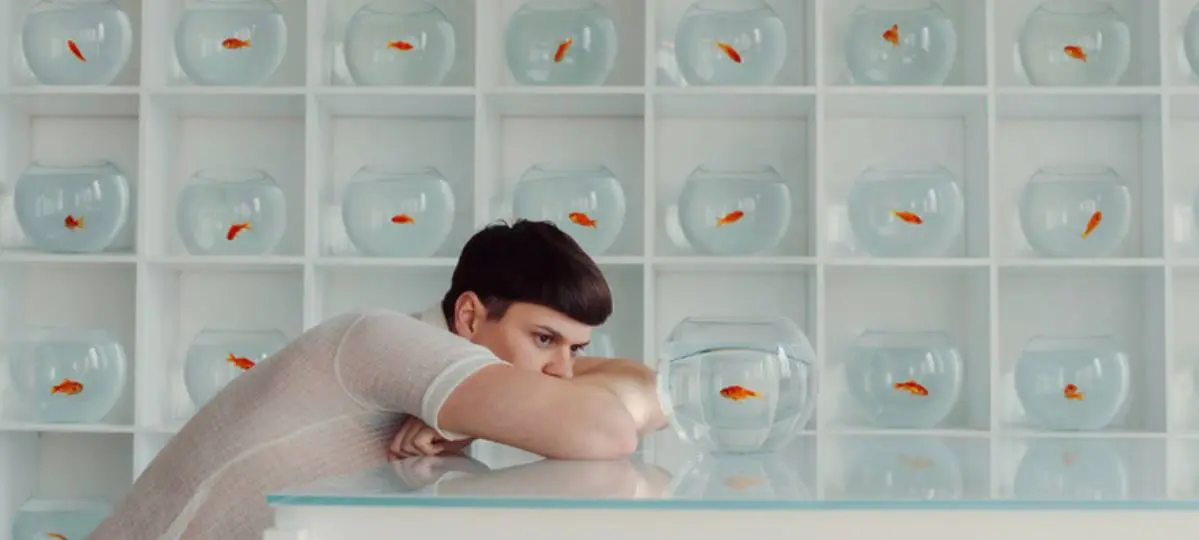 Сепарация: когда съехать, самое простое
Вы съехали от родителей.
У вас свои: дом, счет, график, холодильник, но в момент конфликта с партнером из вашего рта вдруг звучит фраза вашей матери | Сетка — социальная сеть от hh.ru