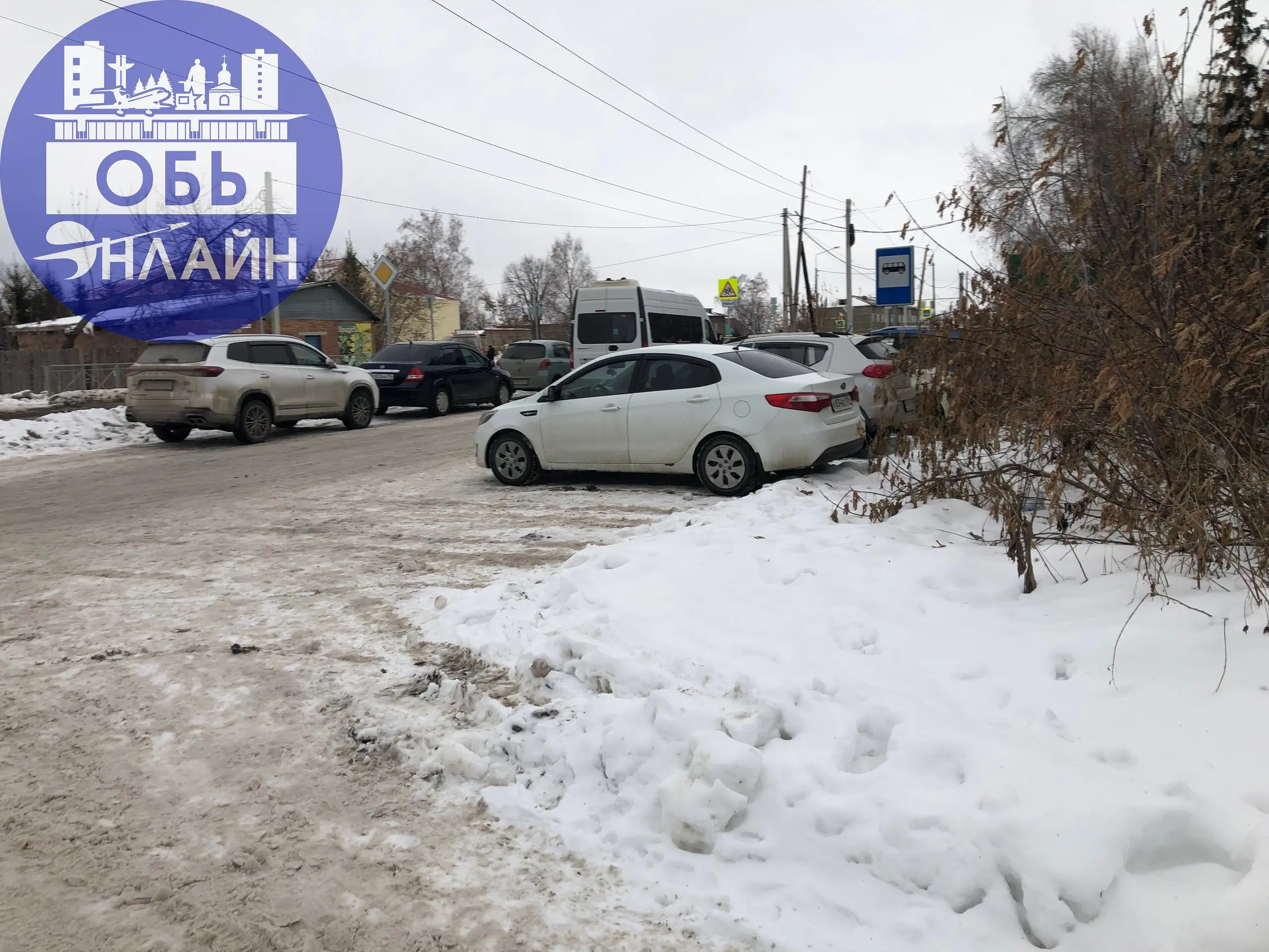 ↗ Знаков парковки и не парковки не видно, а остановка есть. Знатоки, уважаемые комментаторы-эксперты, можно ли здесь парковаться?
vk.ru
Подробнее на https://vk.com/ob | Сетка — социальная сеть от hh.ru