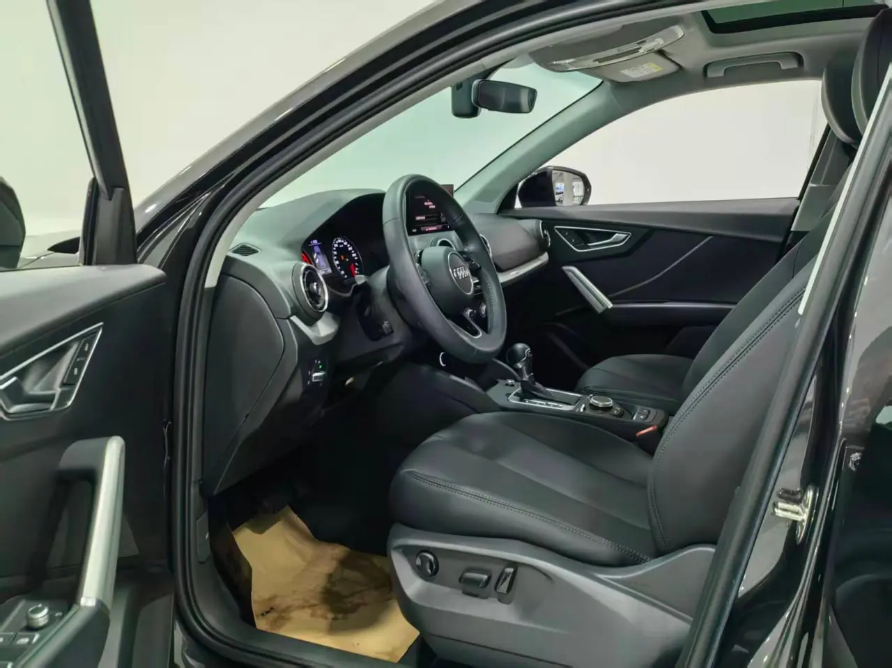 🚘Audi Q2L
Когда хочется премиум, но без переплаты за воздух
✅ Живой автомобиль, уже проверен, уже готов к выкупу
Не «пример», не «может быть», а конкретная машина с идеальной историей
🗓 2021 (май)
🏃‍♂... | Сетка — социальная сеть от hh.ru