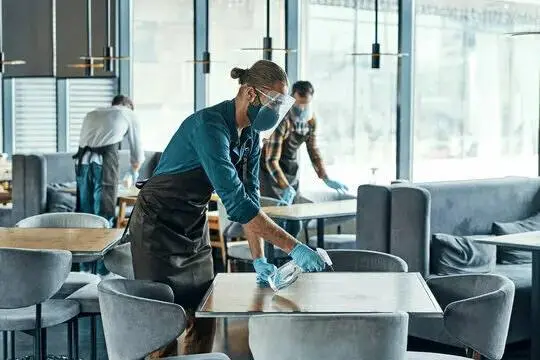 СекретныйРецепт
Почему чистота важнее рекламы
«Можно потратить 300 000 на таргет, но если туалет грязный — это минус 3 000 000 к доверию.»
Чистота — это уважение | Сетка — социальная сеть от hh.ru