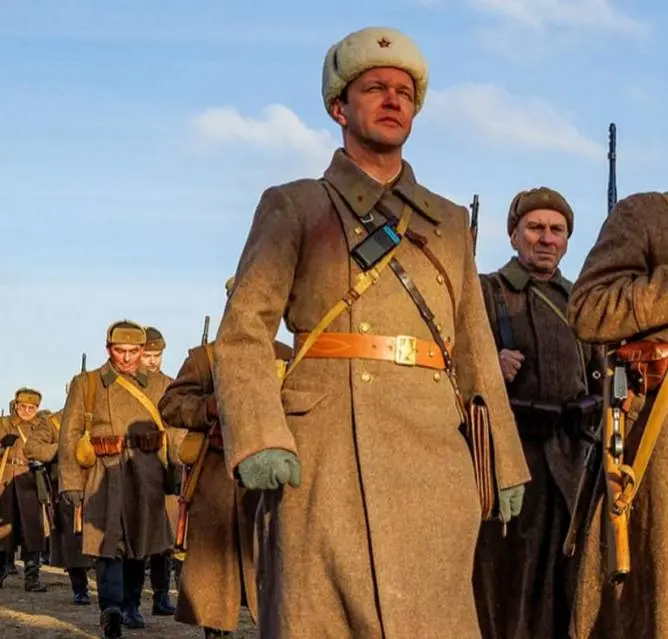 ❄️Историческая реконструкция «Солдаты Победы: зима 1941-го»
6 декабря в 16:00
Реконструкторы продемонстрируют военную экипировку, оружие, технику и тактики того времени, а также быт и повседневную жиз... | Сетка — социальная сеть от hh.ru