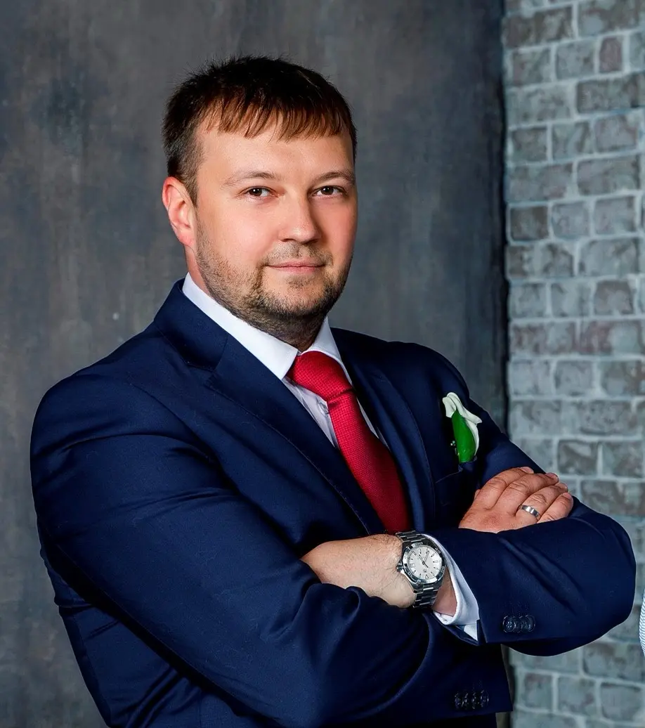 Максим Уперенко