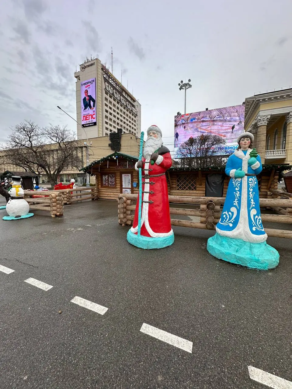 Терем Деда Мороза в Ставрополе откроется 20 декабря
Резиденция будет работать в декабре и в новогодние каникулы, чтобы все успели заглянуть к Деду Морозу | Сетка — социальная сеть от hh.ru