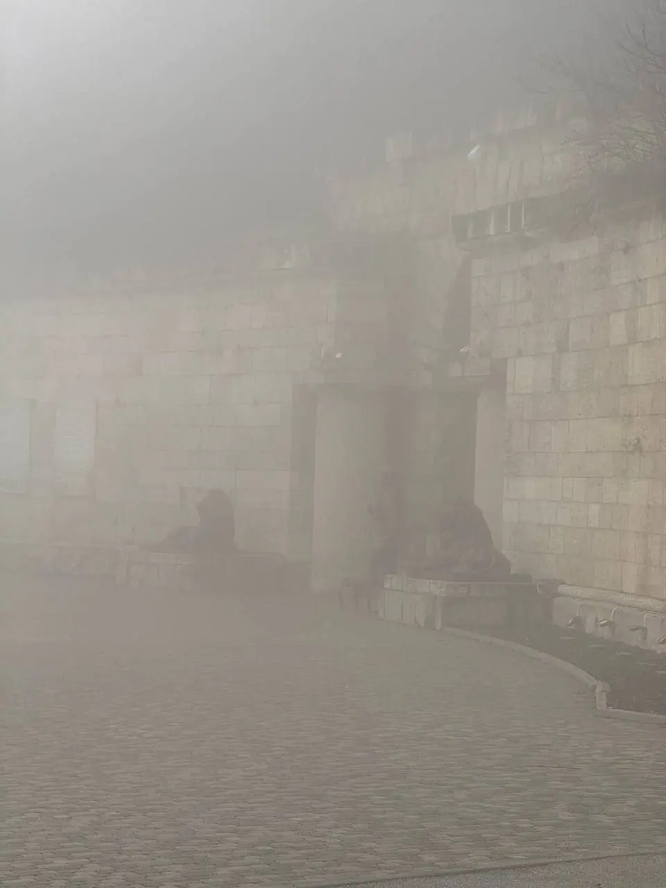 Сайлент Хилл по Пятигорски 😶‍🌫️
📸 Артём Мелетов | Сетка — социальная сеть от hh.ru