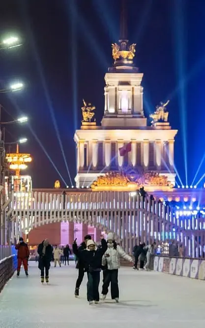 ⛸Первый ночной сеанс на катке ВДНХ пройдет с 13 на 14 декабря
Каток работает с 00:00 до 02:30, запуск гостей начинается с 23:45 через павильоны №1 и №2
🎟Билеты
📲Подпишитесь на Вдвижении
#активныйотдых... | Сетка — социальная сеть от hh.ru