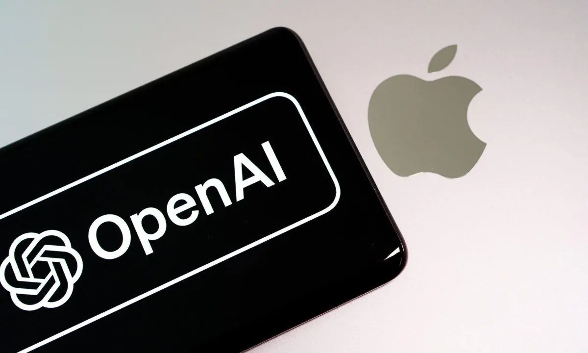 🍏💨 Ведущие дизайнеры и инженеры Apple массово уходят в OpenAI
Интересная тектоника на рынке: Apple теряет ключевых специалистов — сразу несколько топ-дизайнеров и инженеров переходят в OpenAI | Сетка — социальная сеть от hh.ru