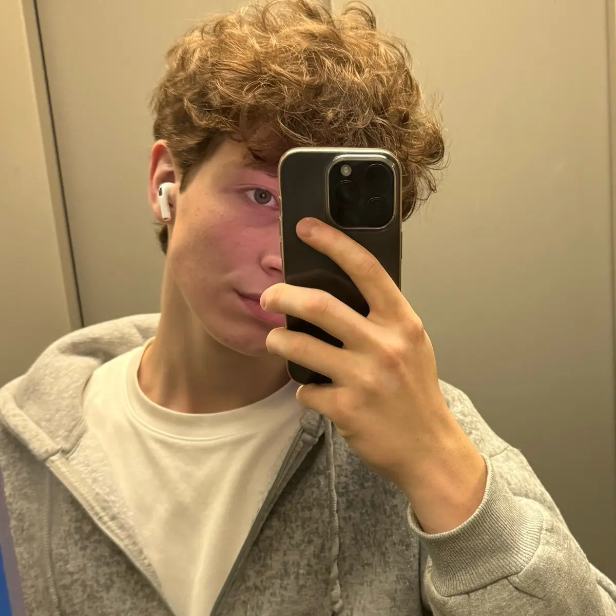 Юрий Хохлов