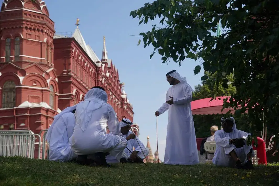 Welcome to Russia | Сетка — социальная сеть от hh.ru