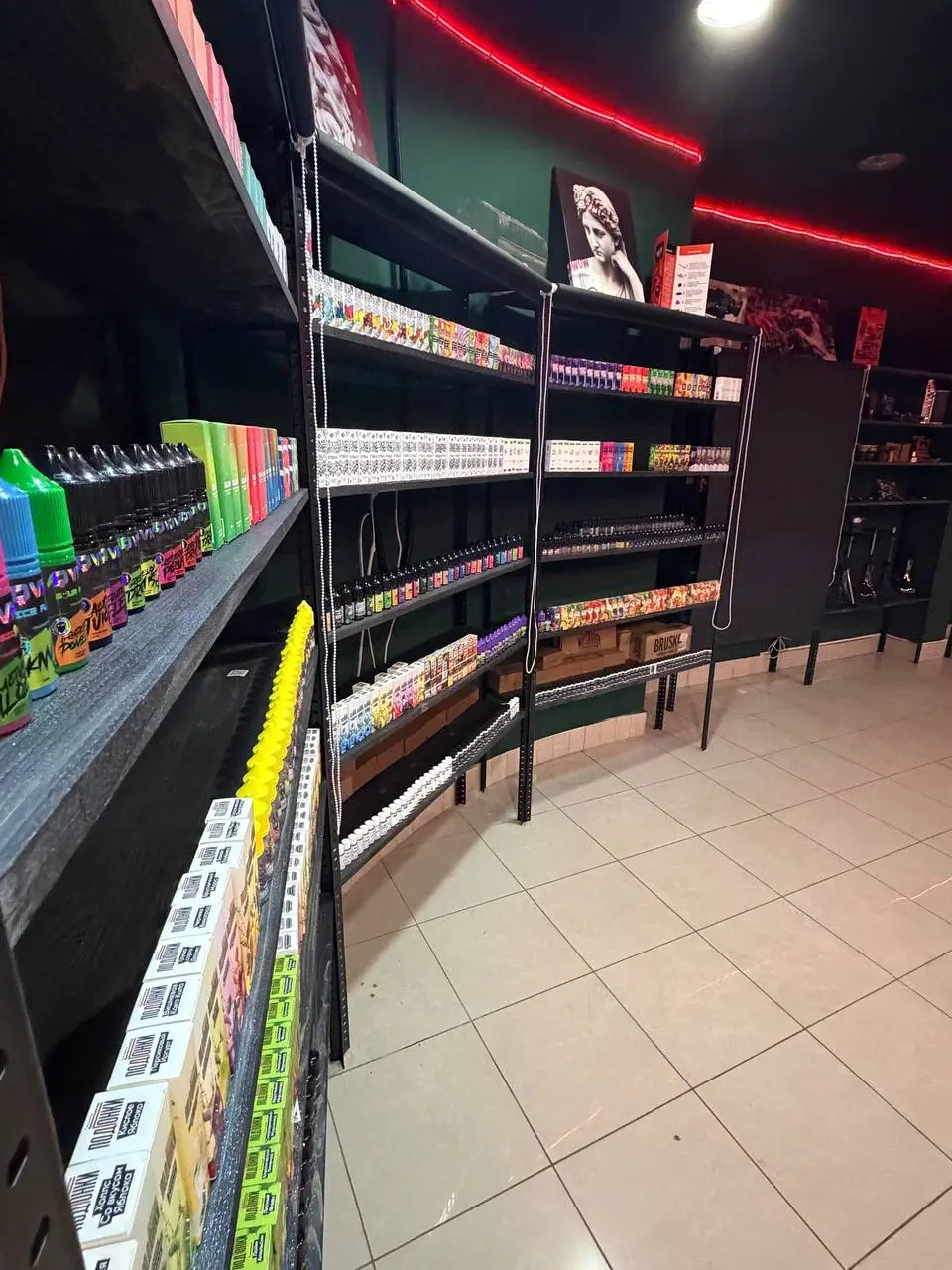 🔴Открытие нового магазина⚫️
Мы не можем больше это скрывать — Tuchka mode открывает свои двери☁️
Где ?

Вокзальная улица 3 (2 этаж, помещение 110)

Ждем наших гостей в новом магазине 😍 | Сетка — социальная сеть от hh.ru