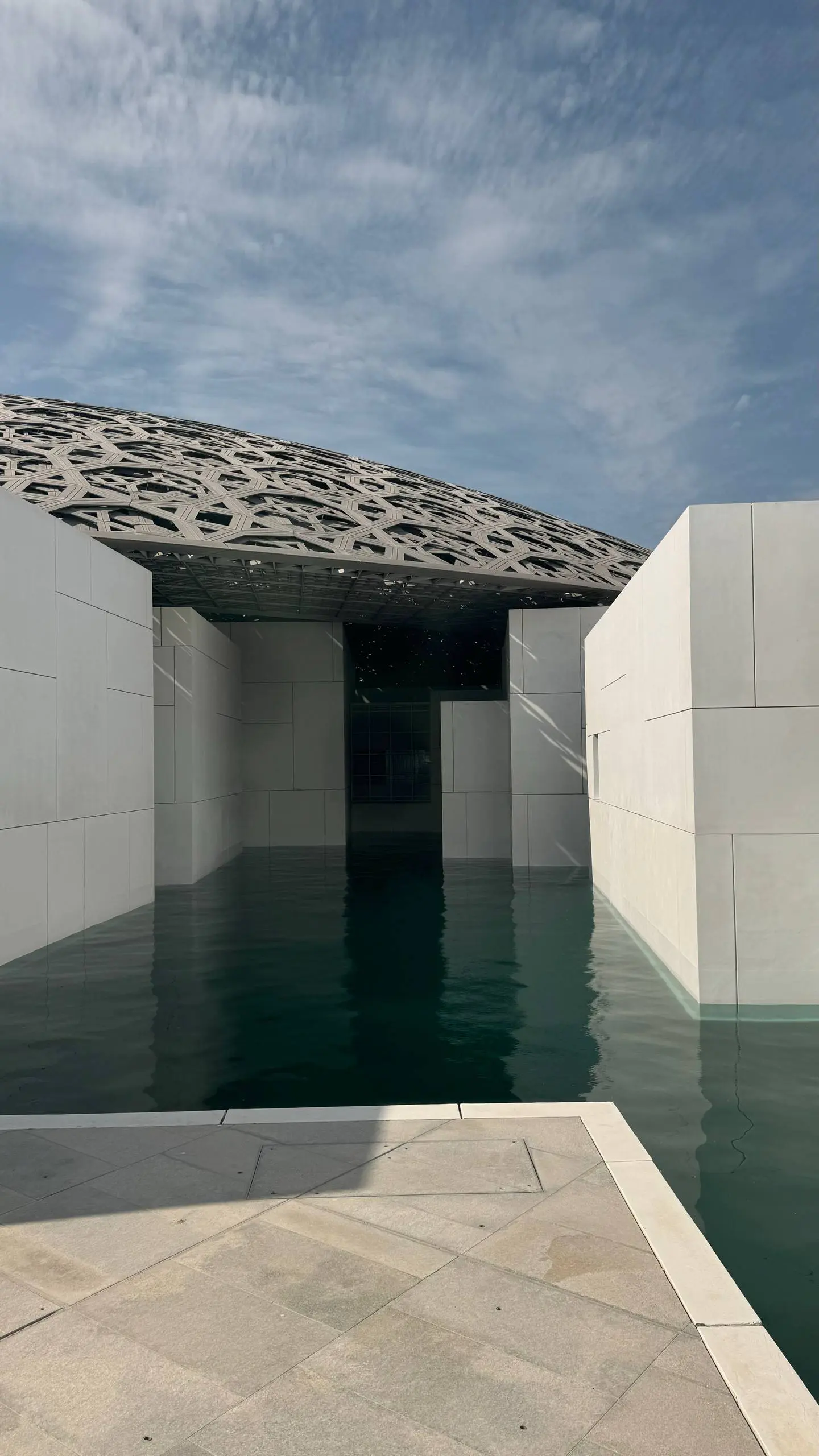 Из прошлой поездки в Дубай ничего не выложила, поэтому она будет освещена в этот раз оптом 🙂 увожу с собой еще много опций на следующий раз!
Мой топ рекомендаций, за рамками стандартных вещей:
•• Найт... | Сетка — социальная сеть от hh.ru