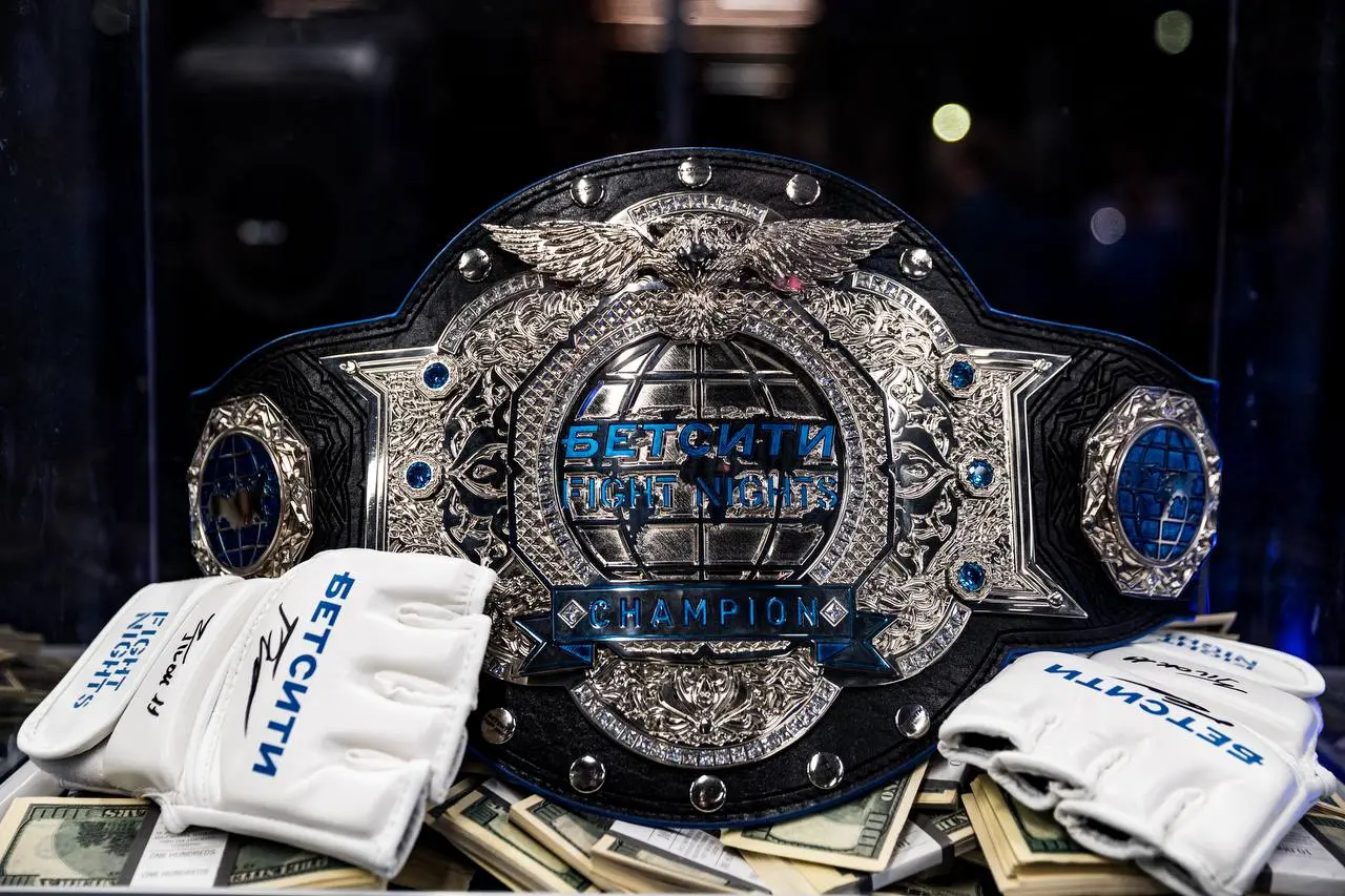 👊 БЕТСИТИ вошли в топ по единоборствам! 
Главное с ивента Fight Nights 131 в Ростове.
◾️Локация — дворец спорта (хоккейный)
На трибунах солд-аут + места на паркете и випка БЕТСИТИ Lounge | Сетка — социальная сеть от hh.ru